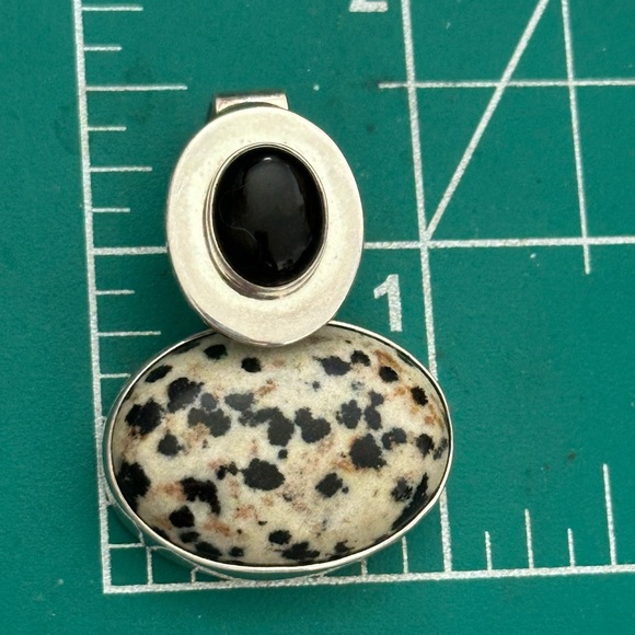 Dalmatian Jasper black onyx sterling silver pendant - Picture 2 of 7